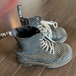 Dr Martens Star Boots